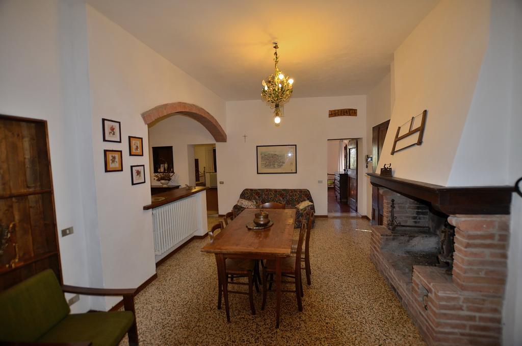 Agriturismo Poggio Ai Grilli Gambassi Terme Værelse billede